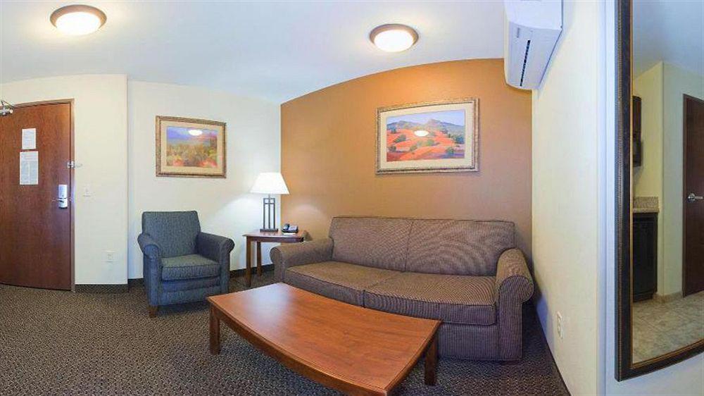 Holiday Inn Express & Suites Trinidad By Ihg Eksteriør billede