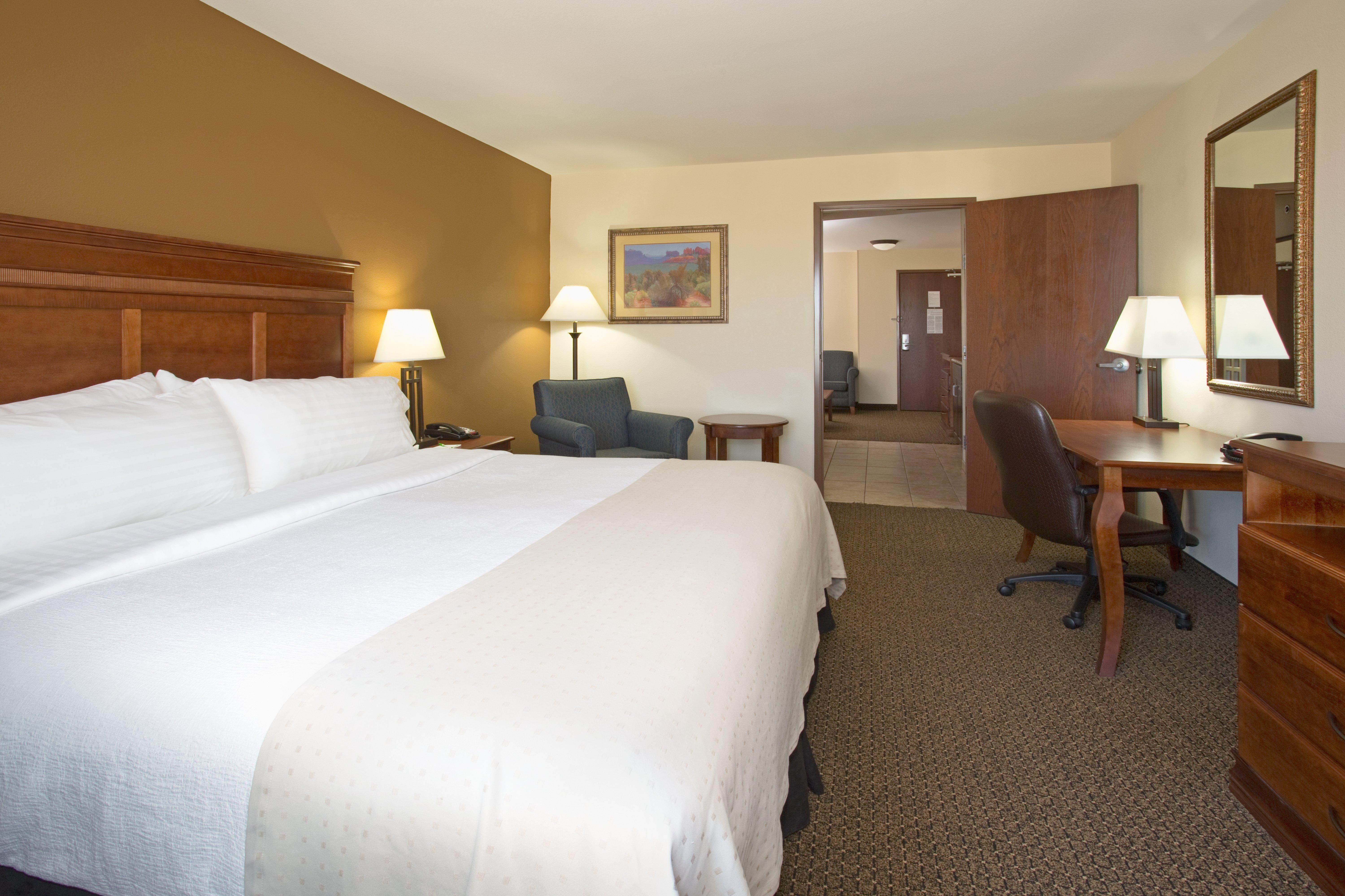 Holiday Inn Express & Suites Trinidad By Ihg Eksteriør billede
